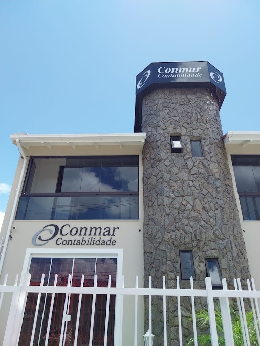 Ambiente profissional e moderno do escritório Conmar Contabilidade em São José, SC